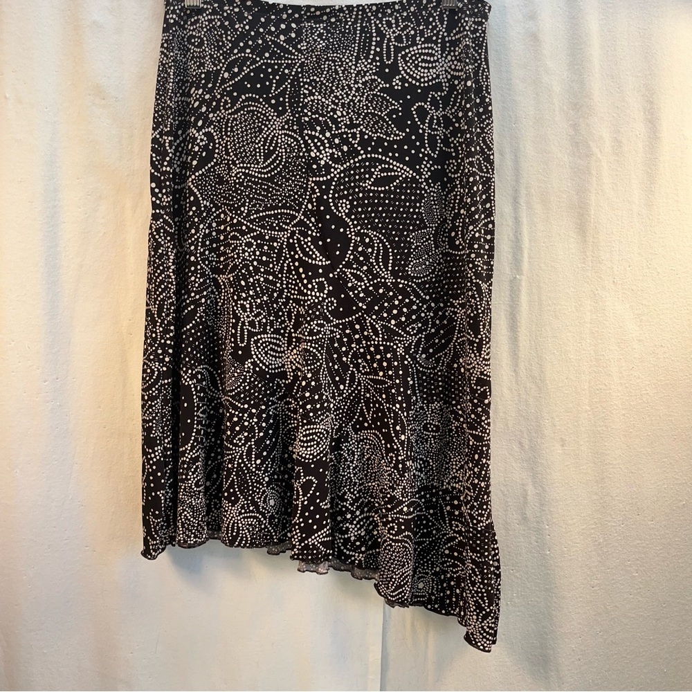 Elegant Black and White Patterned Skirt